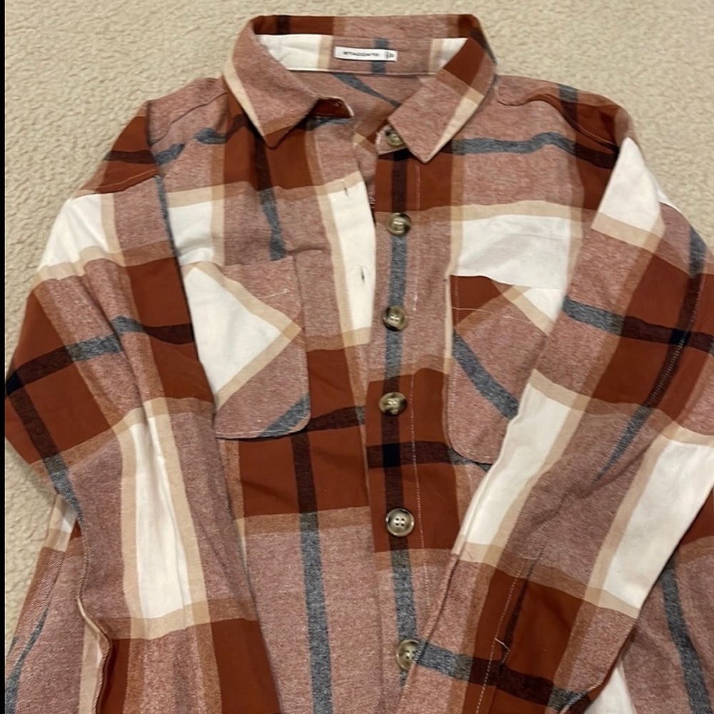 Shacket/Oversized Button up - Picture 3 of 3